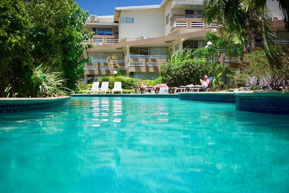Tropikist Beach Hotel And Resort Crown Point Dış mekan fotoğraf