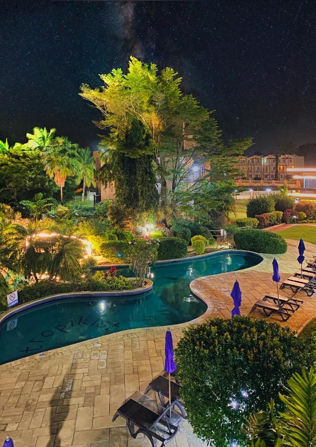 Tropikist Beach Hotel And Resort Crown Point Dış mekan fotoğraf
