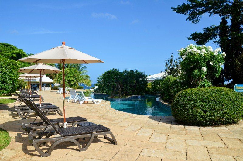 Tropikist Beach Hotel And Resort Crown Point Dış mekan fotoğraf
