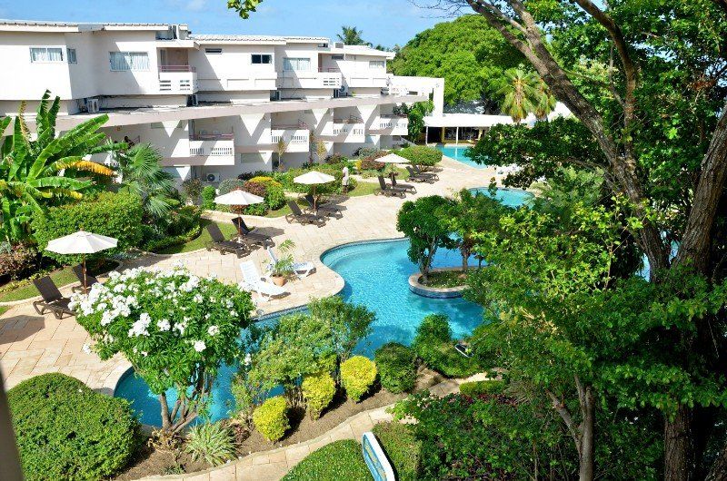 Tropikist Beach Hotel And Resort Crown Point Dış mekan fotoğraf